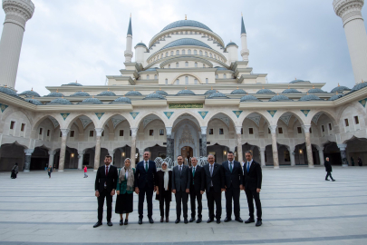 Bakan Kacır’dan Şahinbey'in Devasa Eserlerine Tam Not