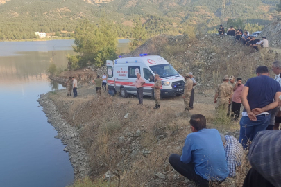 Gölete Giren 2 Gençten Biri Kurtarıldı, Diğeri Aranıyor