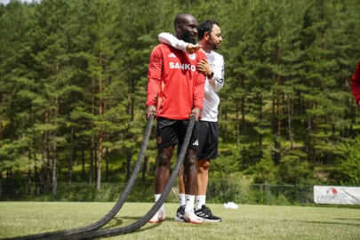 Selçuk İnan, Futbolcularla Yakından İlgileniyor