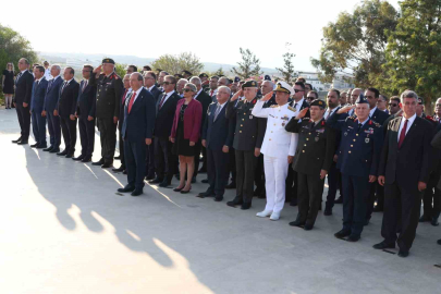 Bakan Güler, KKTC Kurucu Cumhurbaşkanı Denktaş Kabrini Ziyaret Etti