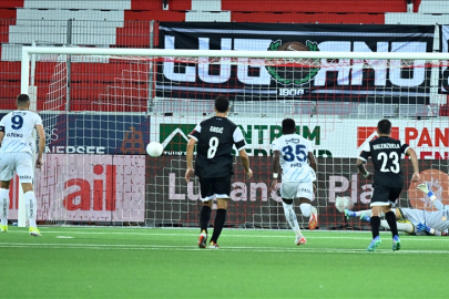  UEFA Şampiyonlar Ligi Lugano FC: 3 - Fenerbahçe: 4 (Maç Sonucu)