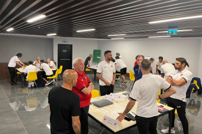 UEFA Pro Lisans Antrenör Eğitim Programı'nın Başladı