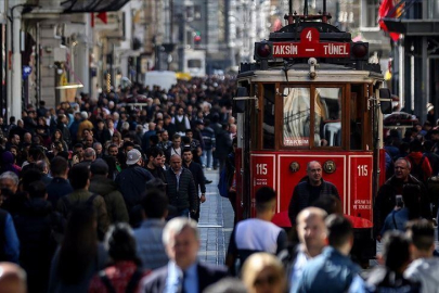 Türkiye'nin Kadın Nüfusu 2026'da Erkekleri Geçecek