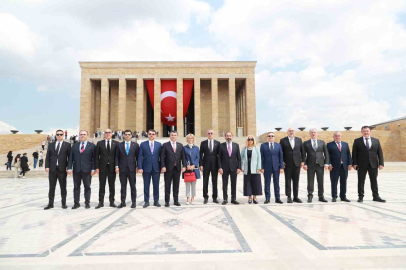 TFF Başkanı Hacıosmanoğlu  Anıtkabir’i Ziyaret Etti