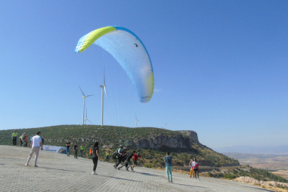 Yamaç Paraşütü Festivali Başladı