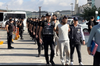 Gaziantep'te sokak ortasında silahlarla korku salan 12 şüpheli yakalandı