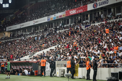 Gaziantep FK’da 15 bin taraftar heyecan yarattı