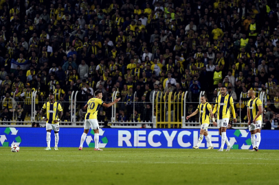 UEFA Avrupa Ligi: Fenerbahçe: 0 - Manchester United: 1 (İlk yarı)